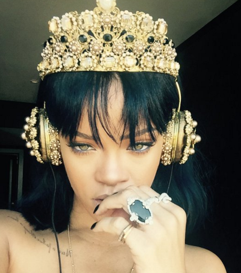 rihanna dolce gabbana headphones
