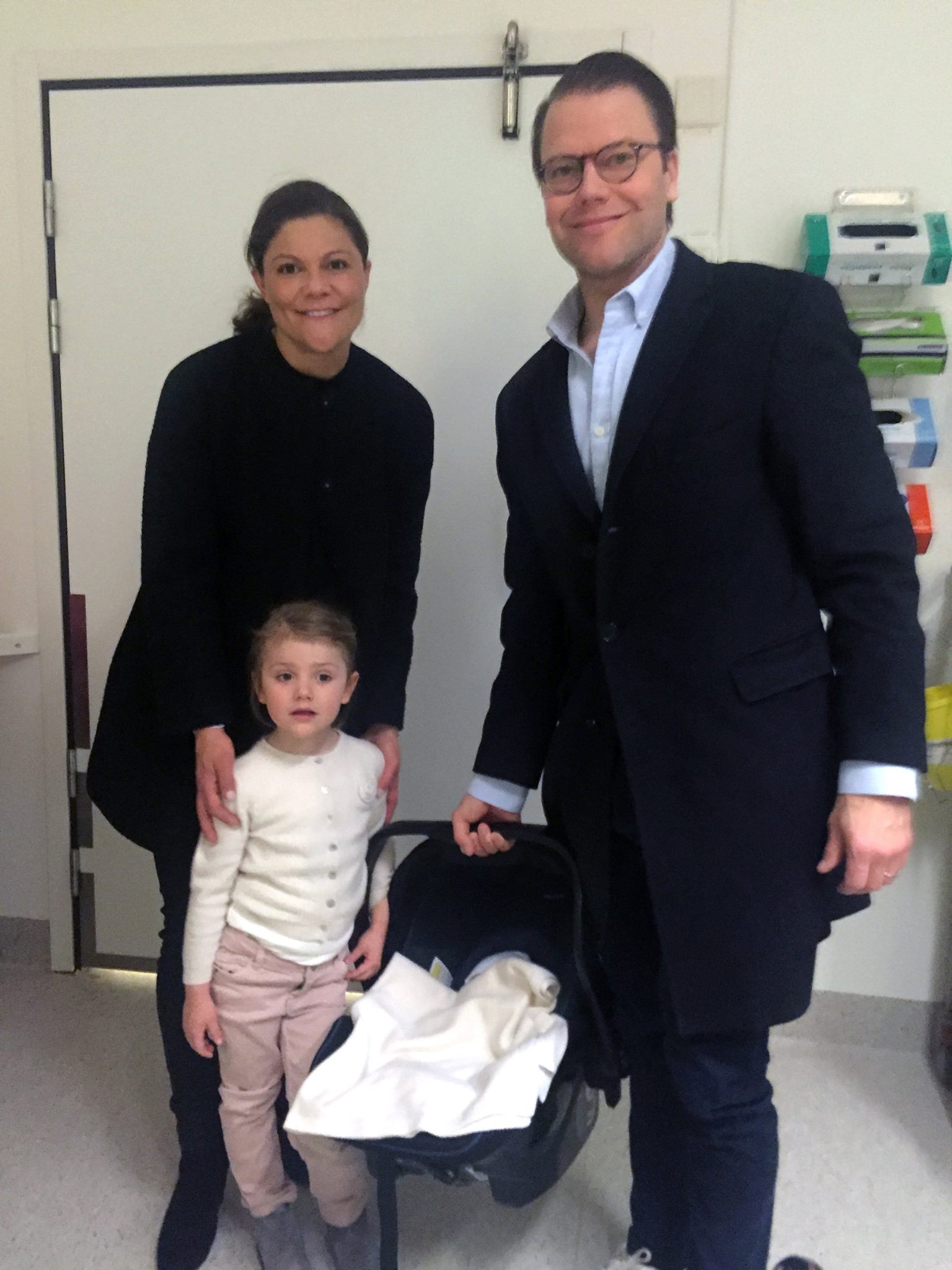 crown princess victoria estelle prince daniel take oscar home hospital sweden