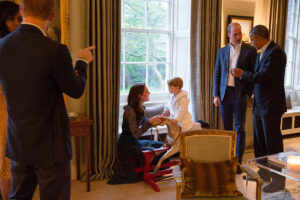Kate Middleton Leans Down Talks to Prince George Bathroom Kensington Palace Hosting Obamas