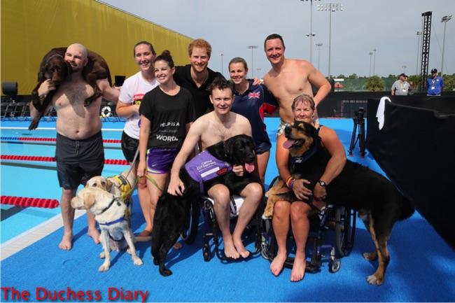prince harry poses competitors service dogs invictus games 2016